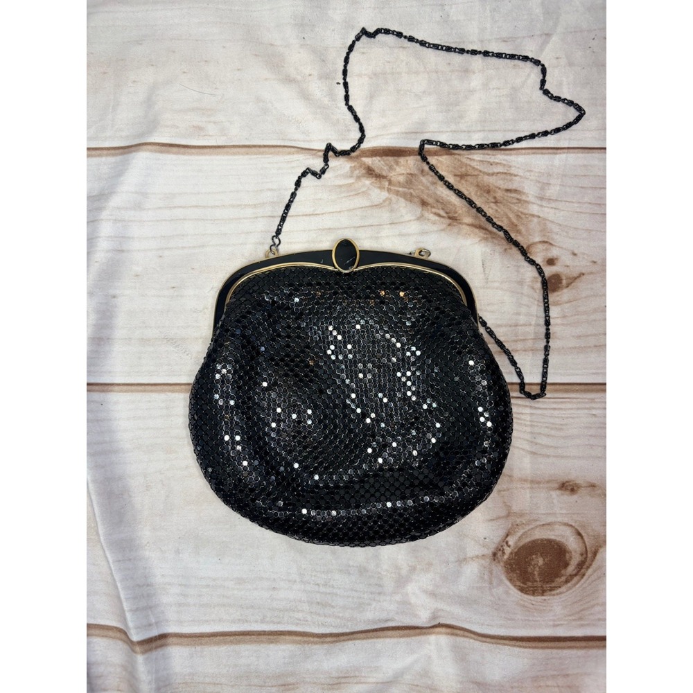 Vintage Boutique Black Aluminum Metal Mesh Purse Gold Chain And Kiss Clasp